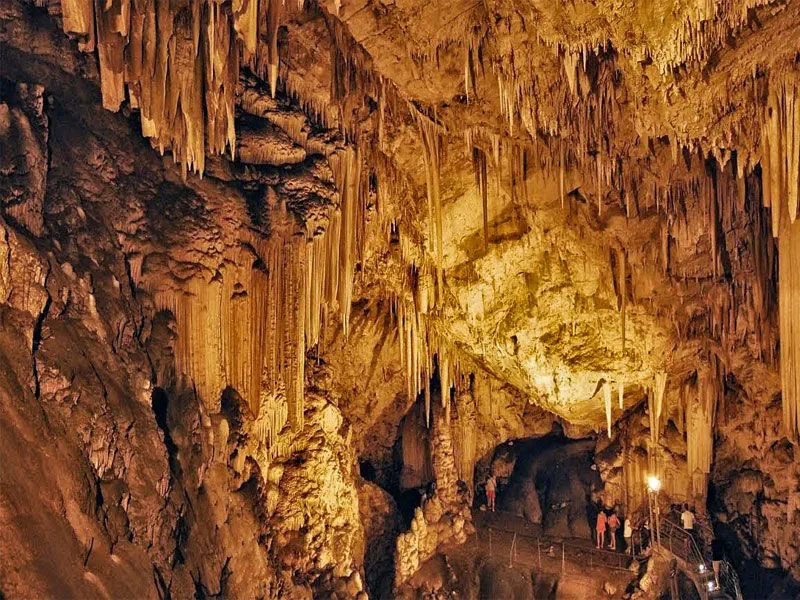 PetralonaCave